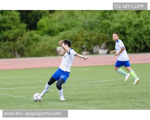 最近足球动态解析：各大联赛精彩赛事回顾与未来展望